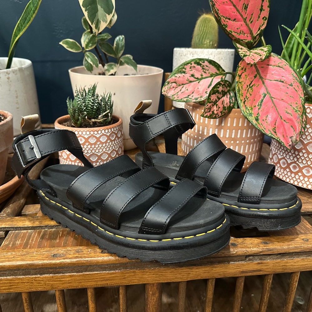 Dr Martens Blaire Platform Sandal — Black — Size 9